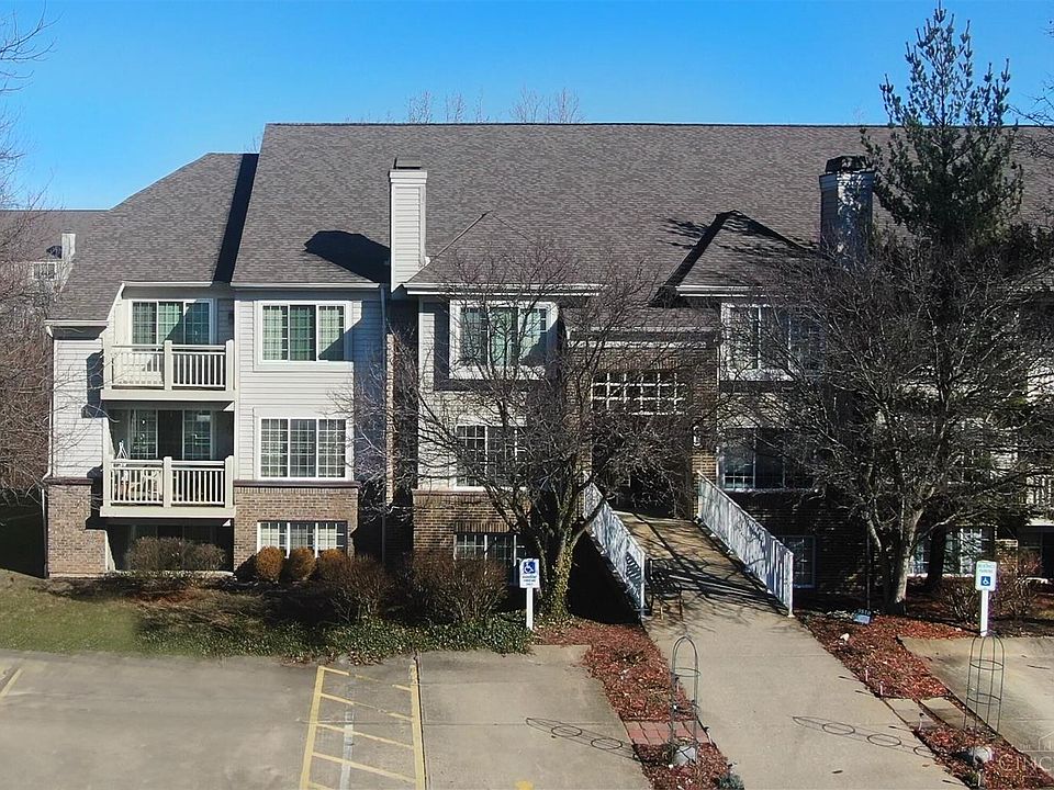 1st image of 9810 Regatta Dr Unit 106