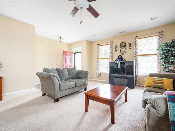 5th image of 15463 Blair Ln