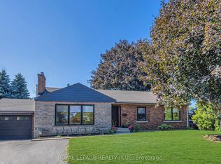 884 Eagle Dr, Burlington, ON L7T3A4