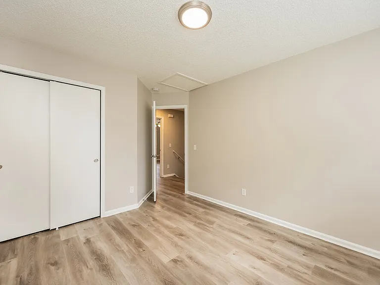 8327 Chancellor Dr — Photo 14