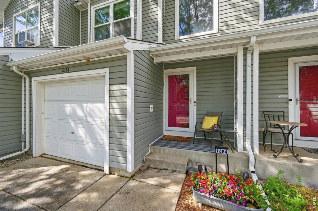 1684 Oak Creek Dr
