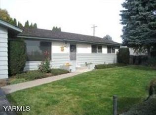 4805 Viewland Dr, Yakima, WA 98908