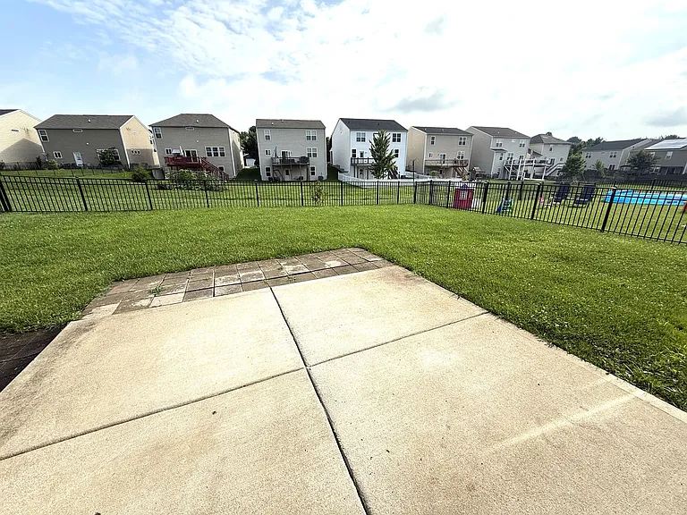 11727 Trottingham Cir — Photo 22