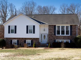 300 Dunbrook Dr, Clarksville, TN 37043