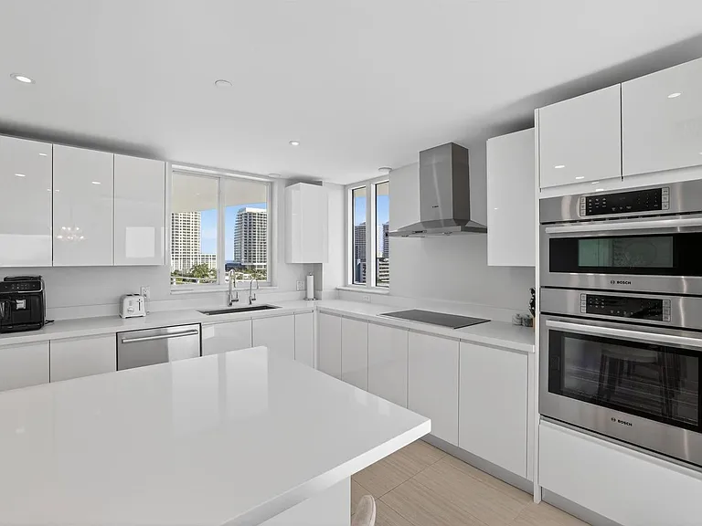 612 Bayshore Dr #702 — Photo 11