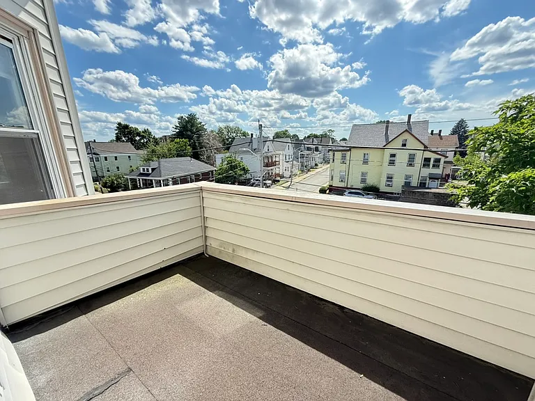 38 Russell St #3 — Photo 6