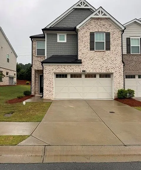 1030 Sunny Lake Dr — Photo 1