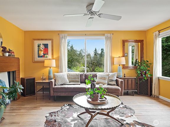 4th image of 10238 7th Avenue SW