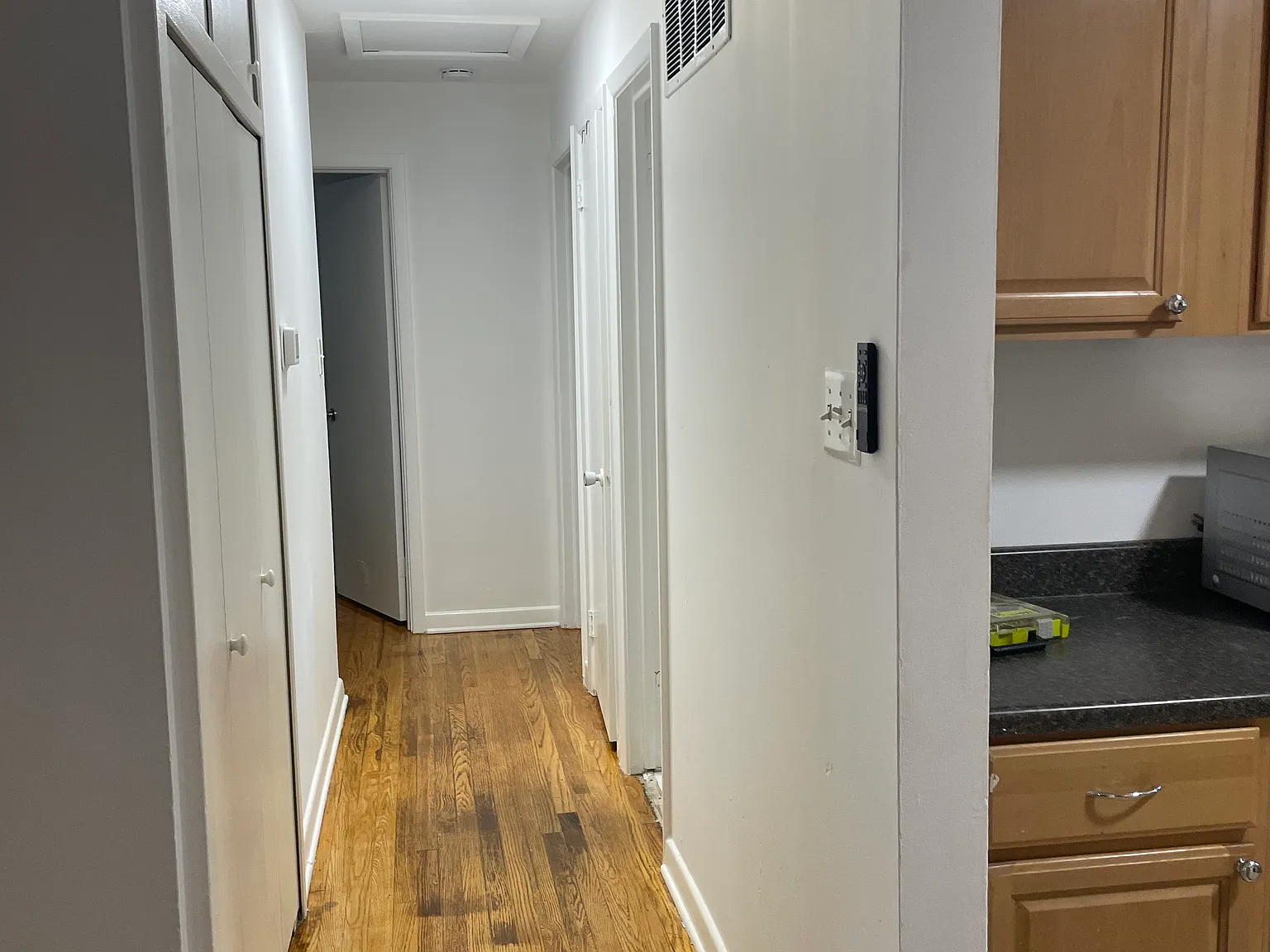 5 bed, 2300 sqft, $4,000 — Photo 4