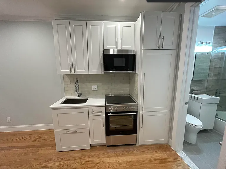427 E 80th St #1A — Photo 2