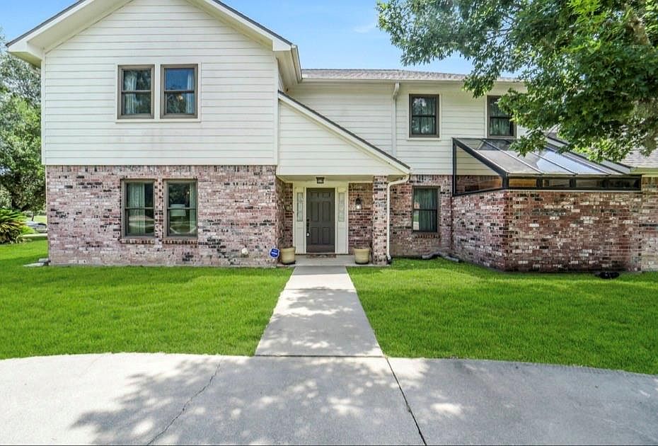 1st image of 3011 Willow Oak Ln