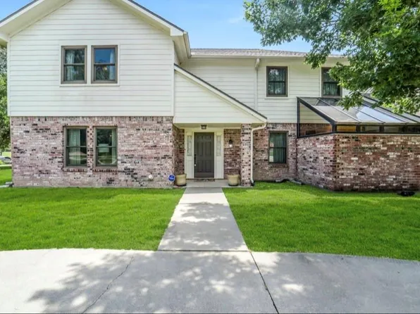 3011 Willow Oak Ln, Sealy, TX 77474