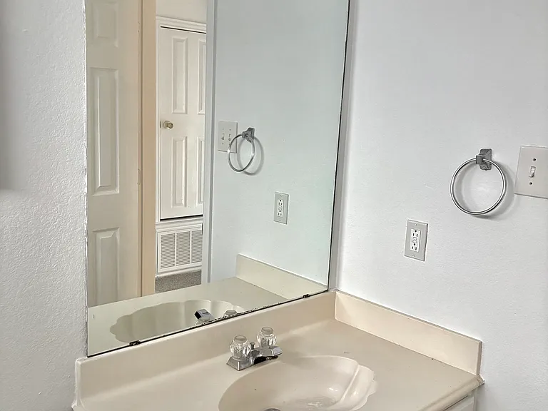 830 San Jacinto Dr — Photo 17