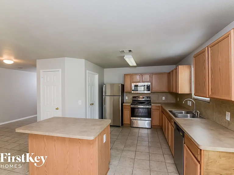 5124 Storm King — Photo 5