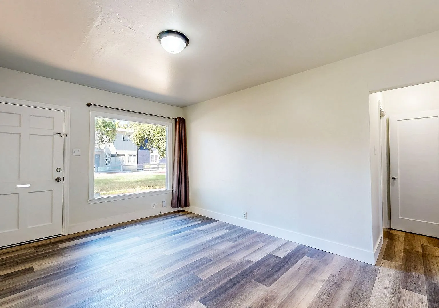 560 McConnell Avenue (Placement) — Photo 4