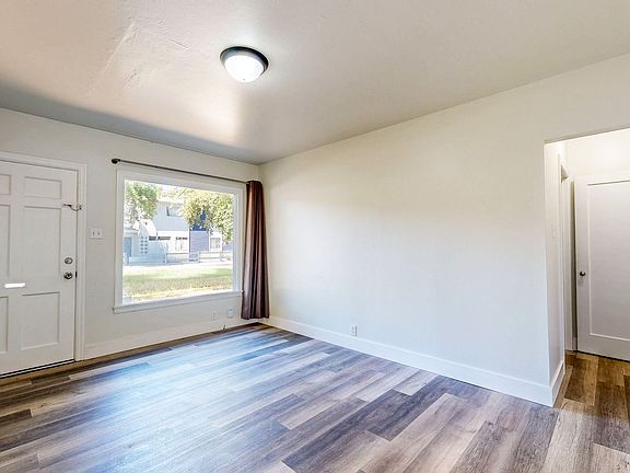 4th image of 560 McConnell Ave #B