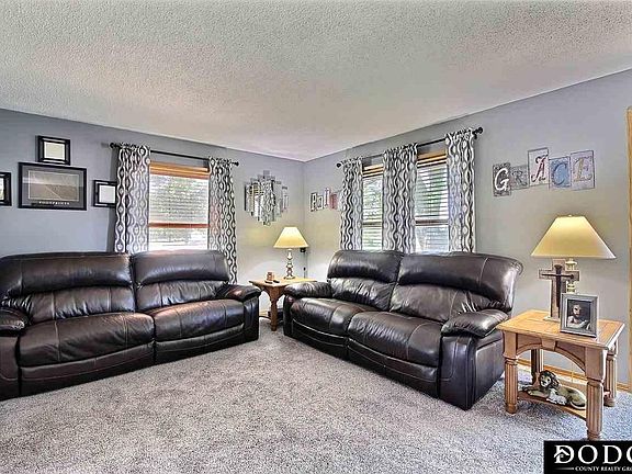 5th image of 441 W 10th St