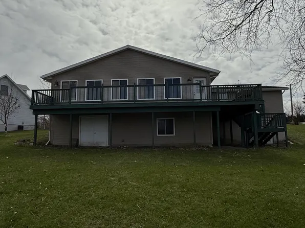 4300 Dawn Dr, Hillsdale, MI 49242