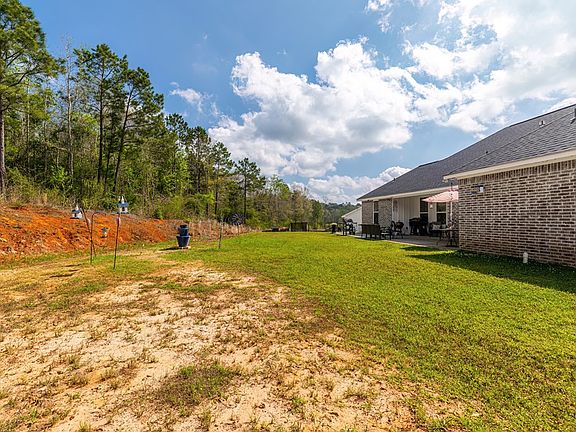 4th image of 265 Clear View Ln