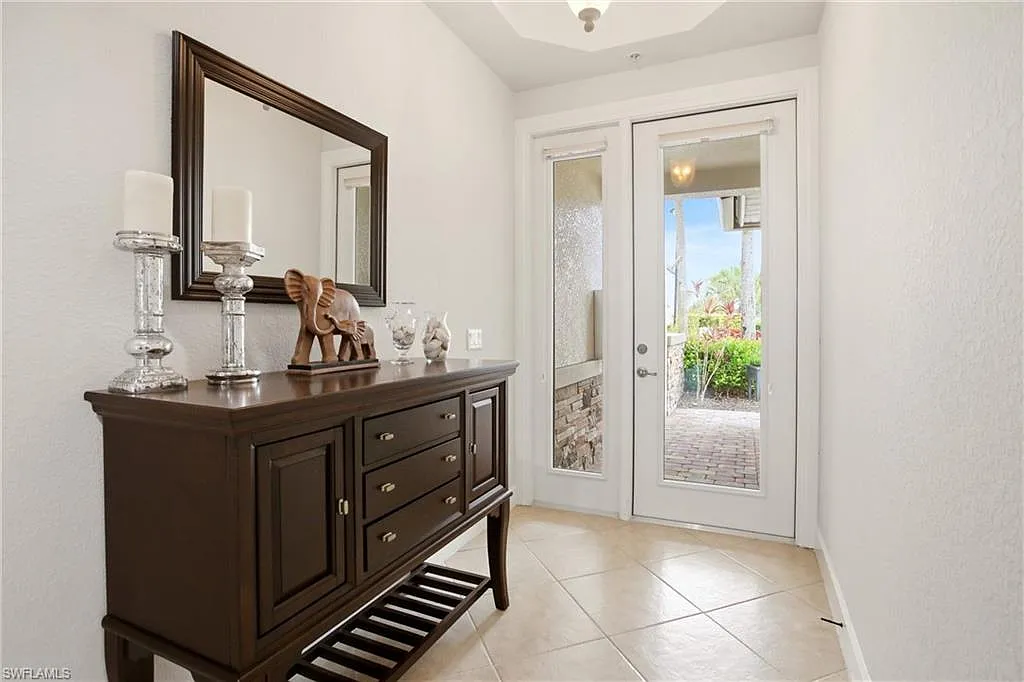 3 bed, 2.5 bath, 2090 sqft, $9,000 — Photo 4