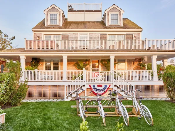 66 Hulbert Ave, Nantucket, MA 02554