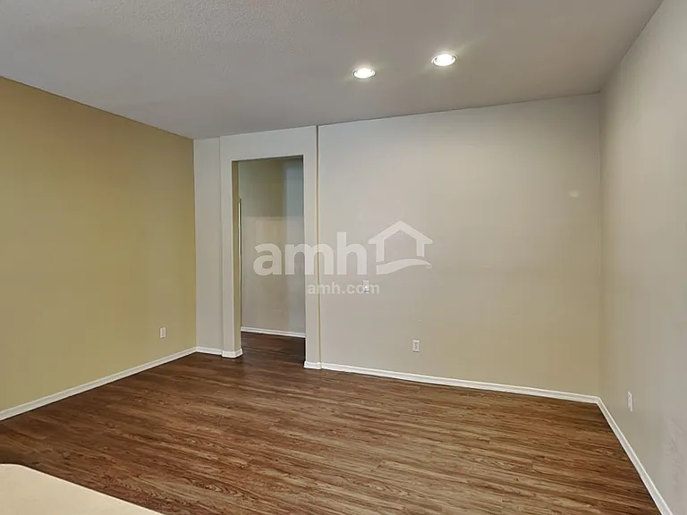 11602 W Grant St — Photo 5
