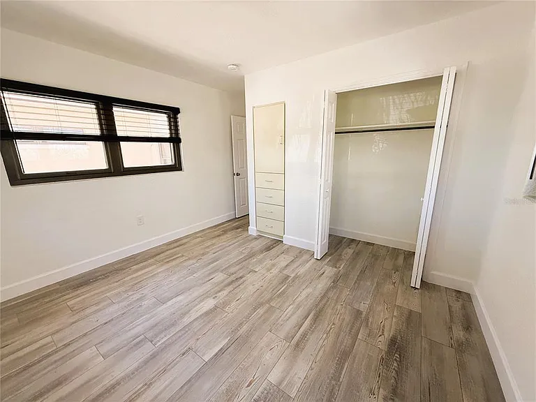 468 20th Ave — Photo 24