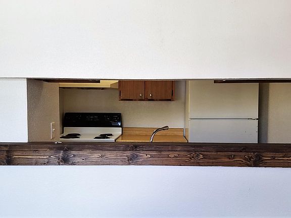 3rd image of 200 E Courtland Pl APT 8