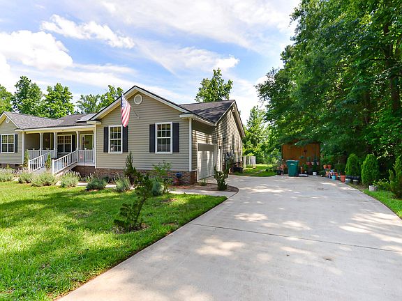 3rd image of 2154 Tanglewood Rd