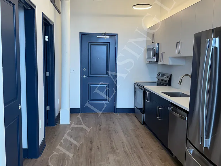Hive @ 151 Saint Paul St — Photo 9