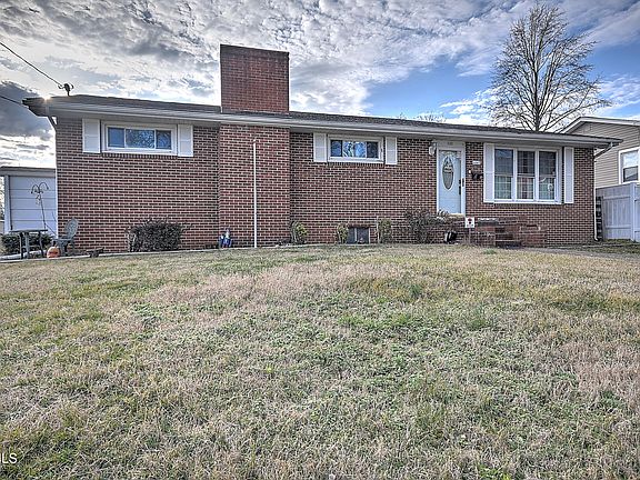 3rd image of 1110 Hampton Ave