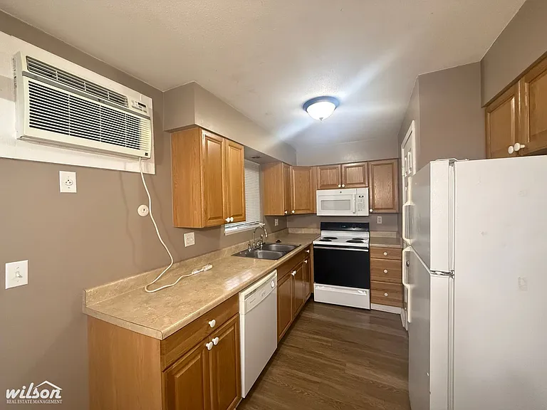 11 Hall Ave — Photo 5