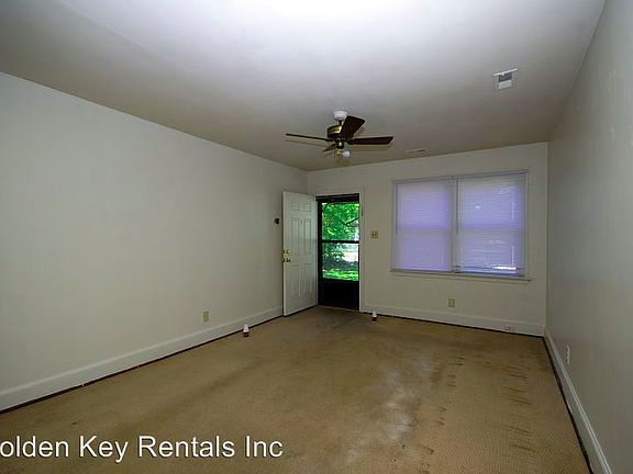 2nd image of 813B E Walnut St
