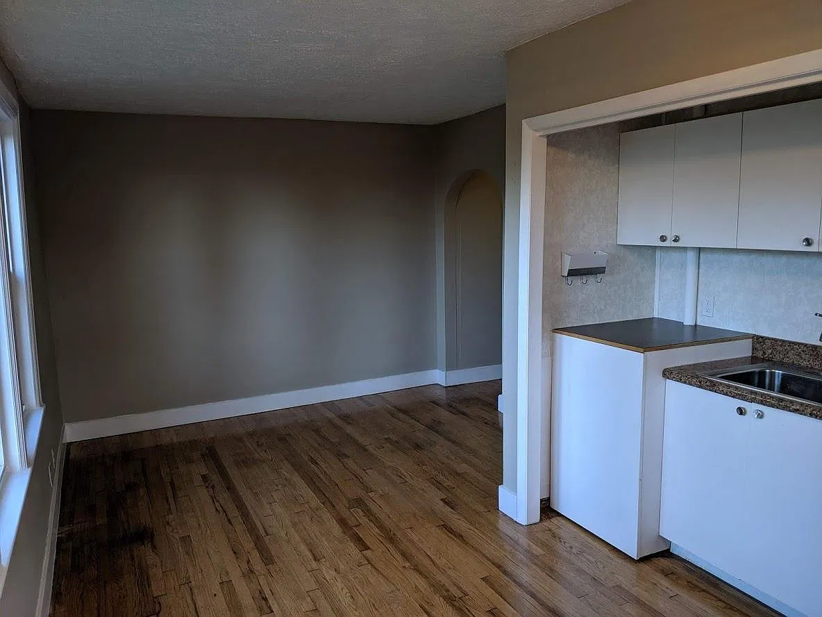 2604 Sherrod Rd — Photo 3