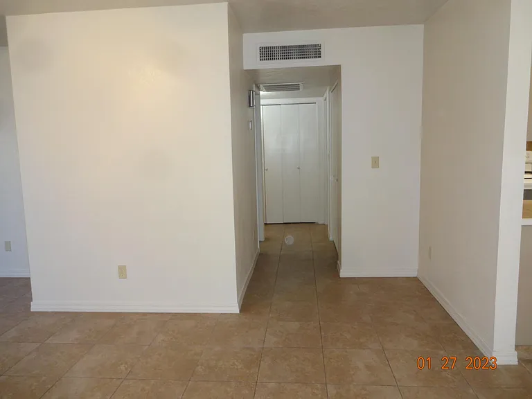 1122 Shorewood Cir — Photo 7