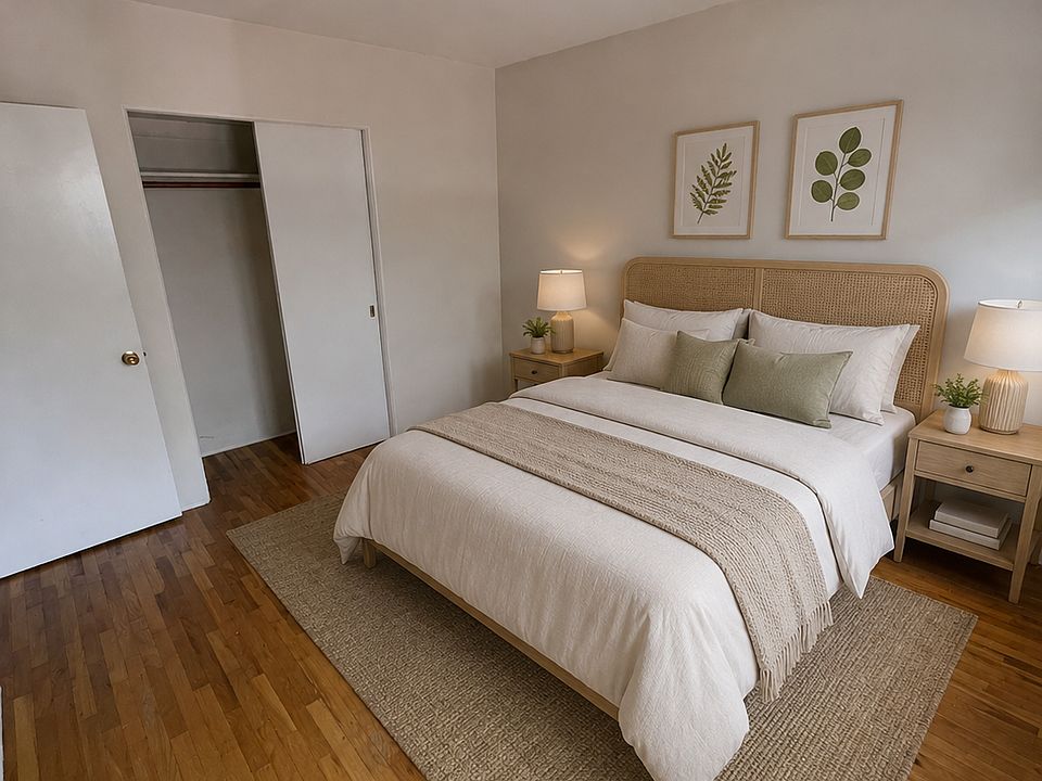 1st image of 1926 Balsam St #302