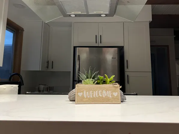 215 W Fairway Blvd, Big Bear City, CA 92314