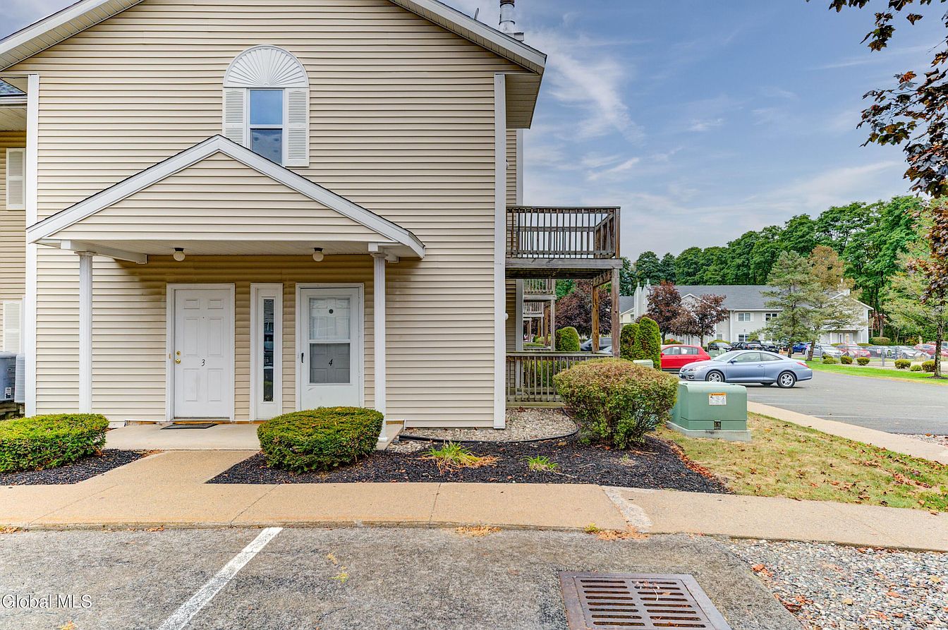 1st image of 504 Greenwich Drive