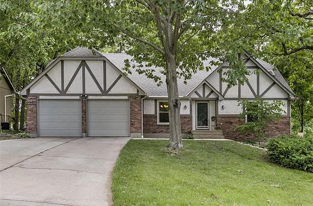 1st image of 2104 SW Waterford Pl