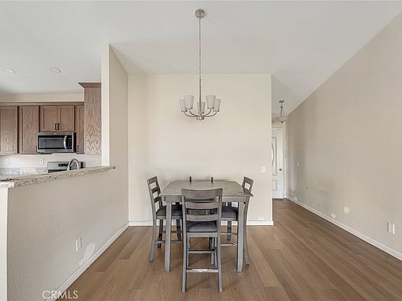 4th image of 10878 Villa St