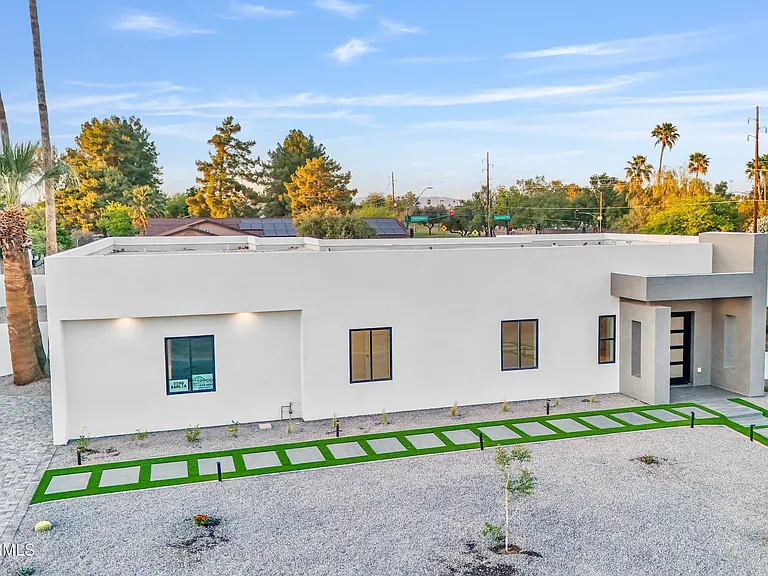 5540 E Dahlia Dr — Photo 81