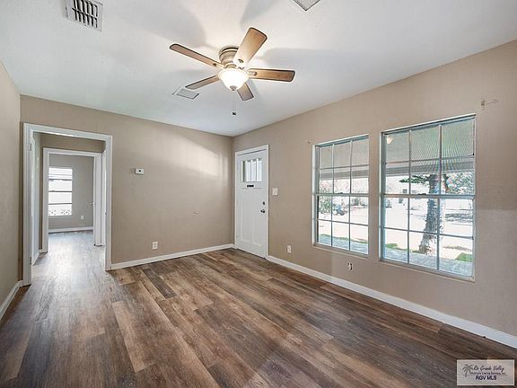 2nd image of 1707 Marquette Ave