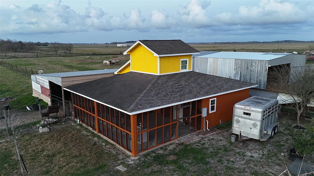 Building Photo - 5960 FM 1960