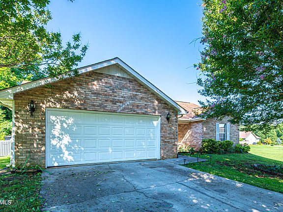3rd image of 4529 Felix Ct