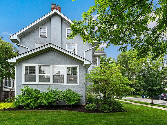 3rd image of 329 N Ashland Ave
