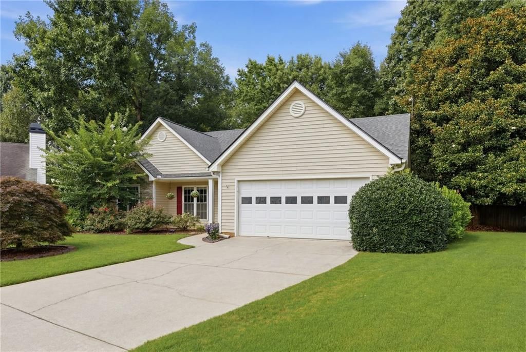 5734 Harthorn Park Pl, Sugar Hill, GA - View 2