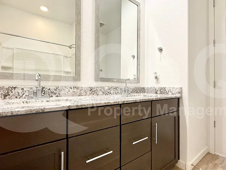 16416 W Saguaro Park Ln — Photo 19