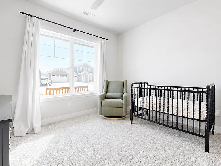 1127 E 4240 N — Photo 32