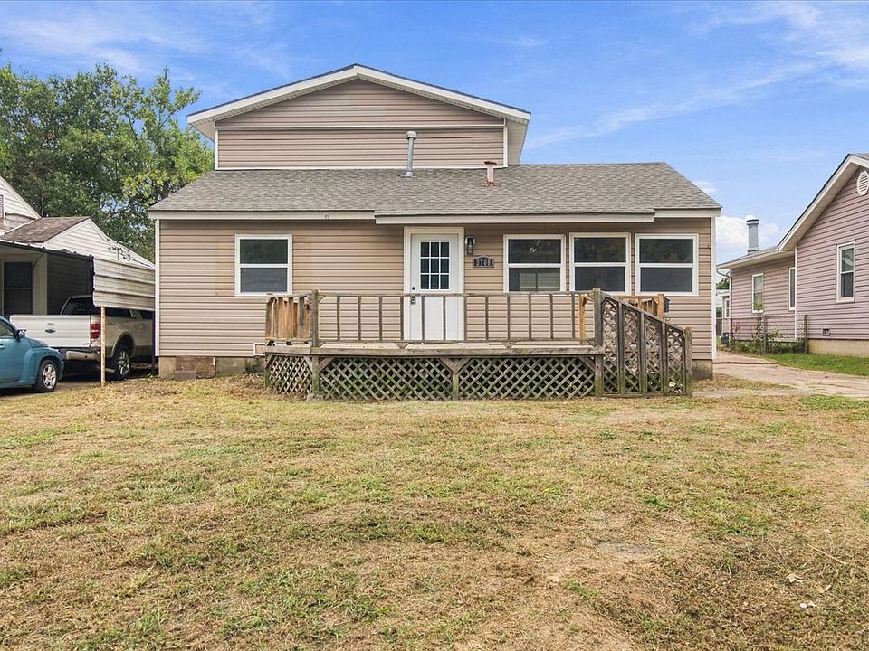 1st image of 3706 W 42nd Pl