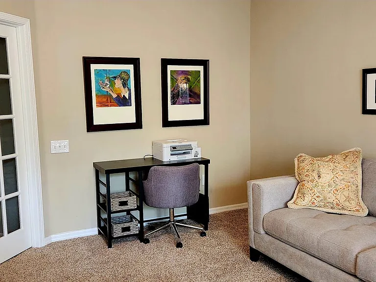 3rd bedroom/ office with pull out queen bed.
Printer available for use.